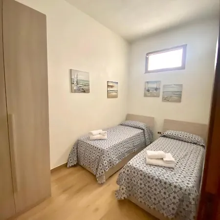 La Casa Dei Bouganville Lo Stagnone Holiday home Marsala