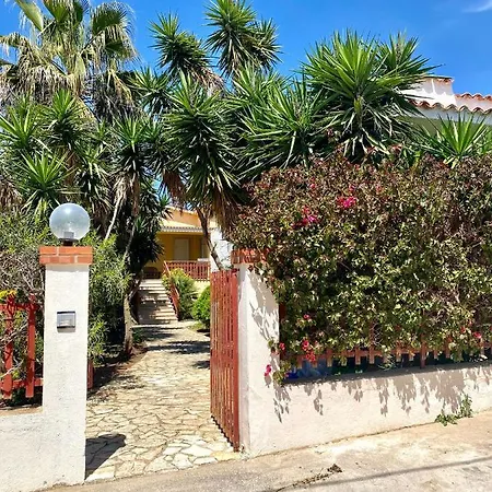 La Casa Dei Bouganville Lo Stagnone Holiday home Marsala