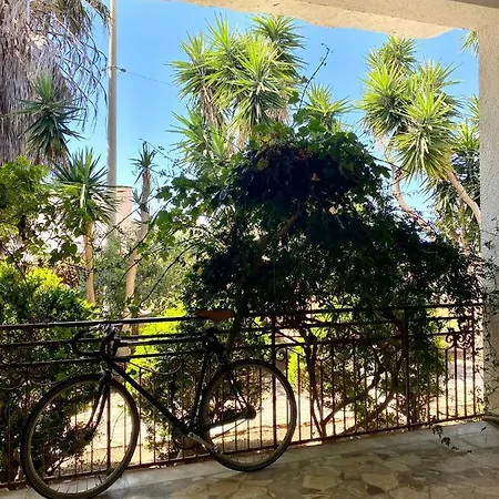 La Casa Dei Bouganville Lo Stagnone 別荘